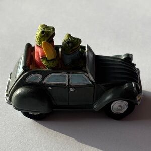 Frog Figurine in Black Convertible
